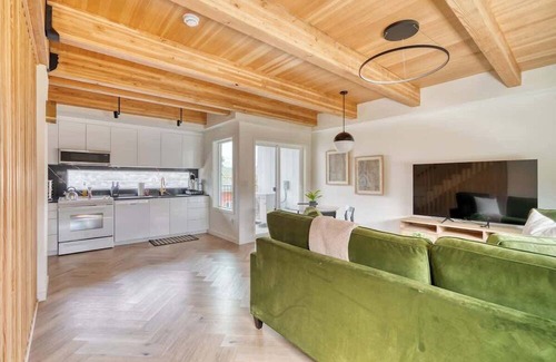 Alberta Arts District House | AlbertaArts Happy Place Townhome - 91 WalkScore