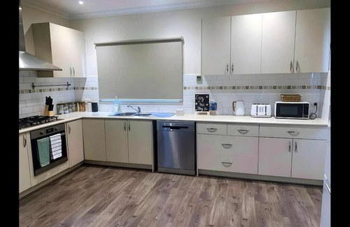 Fawkner House | Affordable 1BR in Fawkner 12 min Airport