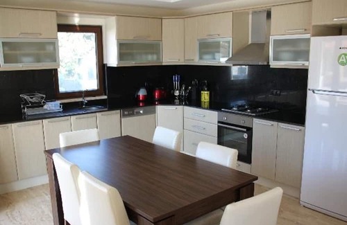 Alacati Villa | Spacious 4-bedroom villa with WiFi,in ÇEŞME İZMİR