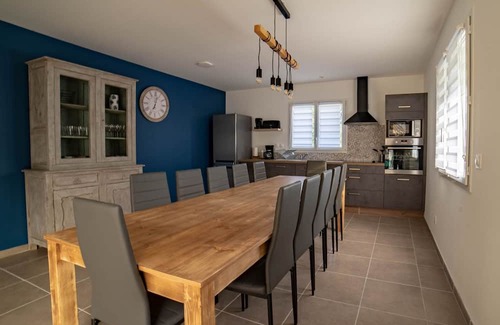 Vesseaux House | Les Bouches Rouges