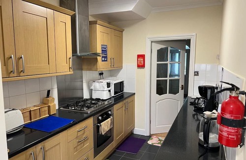 Mayfield House | Cosy Rooms within Family Home with shared facilities