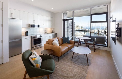 Regional District of Nanaimo Apartment | Suite 106 - One-Bedroom Oceanview Queen Suite | Pet Friendly