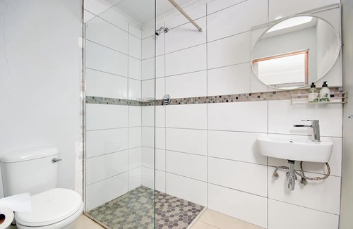 Greater Johannesburg Metropolitan Area Cottage | Cosy, Private Johannesburg Getaway Near Gold Reef City, FNB Stadium and NASREC.