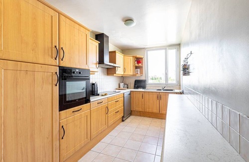 Bagnolet Apartment | GuestReady - Sunny Escape near the City Lights