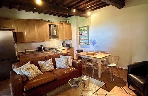 Gambassi Terme Apartment | Exceptional Tuscany view! Air-conditioned beautiful restored farmhouse apartment