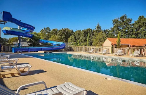 La Boissiere-de-Montaigu House | Mobil-home | Classic | 2 Ch. | 4 pers. | Raised terrace | A/C | TV