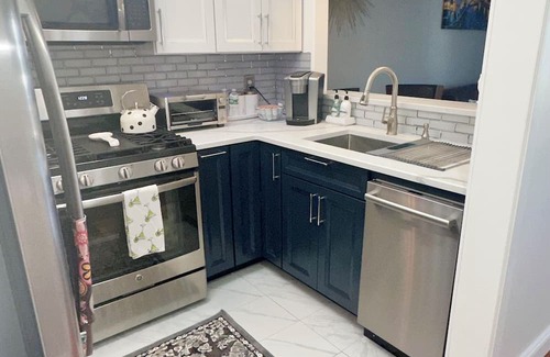 Queens House | 3-bedroom house in enchanting Queens with WiFi, AC