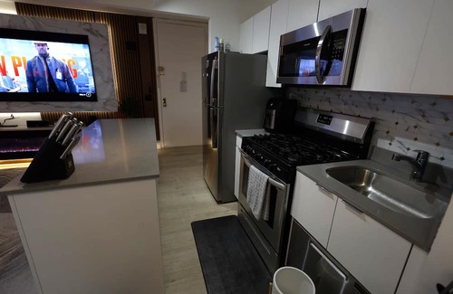 East Harlem Apartment | Modern 2BR w Fireplace & Fitness Lounge, Live Comfortably in East Harlem