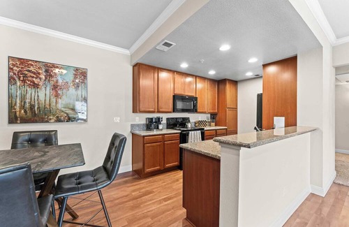 Reno/Tahoe Airport Apartment | New Cozy 1BR Apt with Gym, Sauna & Heated Pool Access