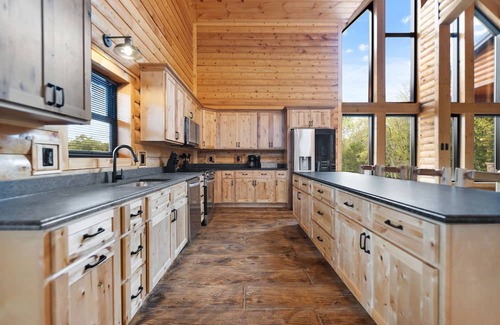 Harrodsburg Cabin | Shawnee Creek Bourbon Trail Chalet