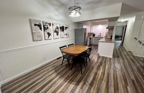 Coralville House | Charming 3-bedroom townhome in Coralville with WiFi
