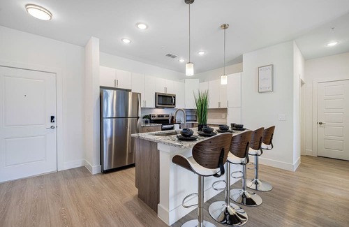 McGregor Apartment | Charming 2-Bedroom Luxury Apartment in the Heart of Fort Myers