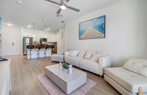 McGregor Apartment | Charming 2-Bedroom Luxury Apartment in the Heart of Fort Myers