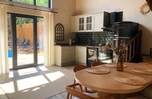 Sapanca Villa | 2+1 Private Pool - Sheltered - Fireplace 6 Person STONE HOUSE in Memnuniye