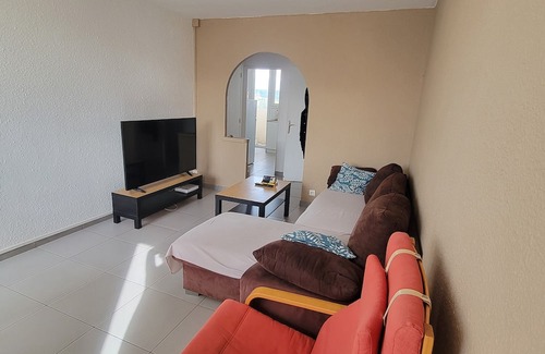 Marignane Apartment | Large T4 apartment 5 minutes from Marseille Provence Airport! Economical and spacious!