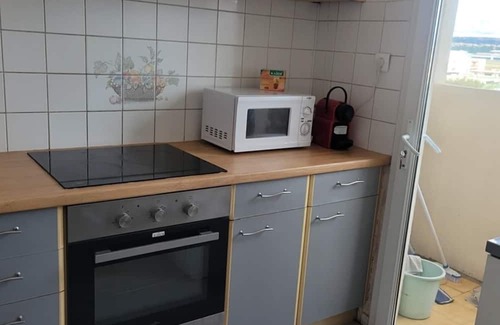 Marignane Apartment | Large T4 apartment 5 minutes from Marseille Provence Airport! Economical and spacious!