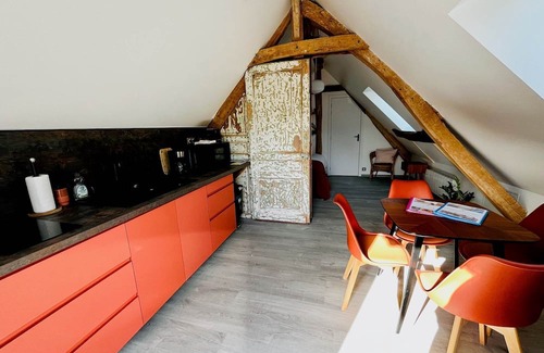 La Madelaine-sous-Montreuil Apartment | Studio, 2 people (upstairs)