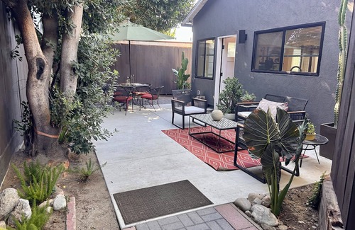 Atwater Village Cottage | Charming 1-bedroom private cottage with AC, WiFi in Atwater Village Los Angeles