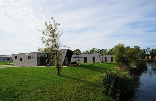 Municipality of Kampen House | De IJssel Eilanden Chalet Just Nature for unforgettable family vacations with your dog