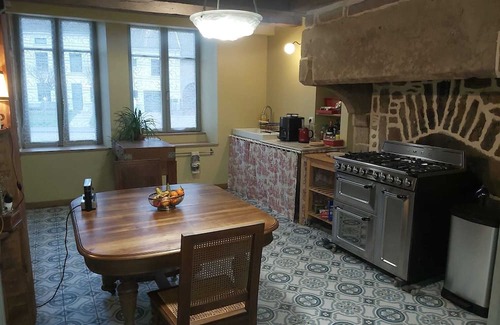 Monthureux-sur-Saone Bed & Breakfast | Chambre d'hôtes des Marchands in an old village hotel dating from 1934