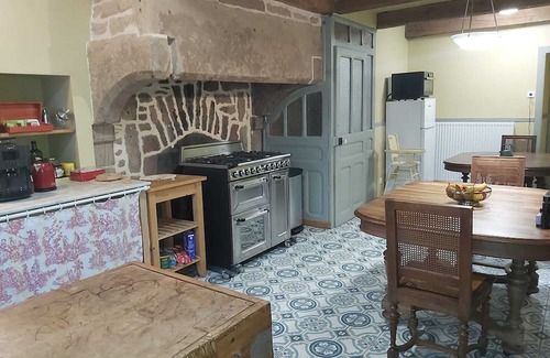 Monthureux-sur-Saone Bed & Breakfast | Chambre d'hôtes des Marchands in an old village hotel dating from 1934