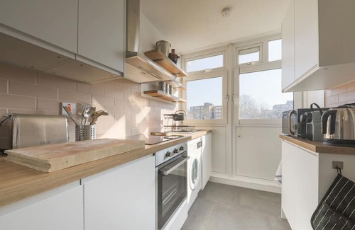 Furzedown Apartment | Pass the Keys | Stylish & Modern London Flat
