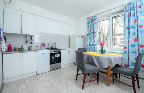 Almaty Apartment | Spacious 3-bedroom apartment in lovely Almaty with WiFi