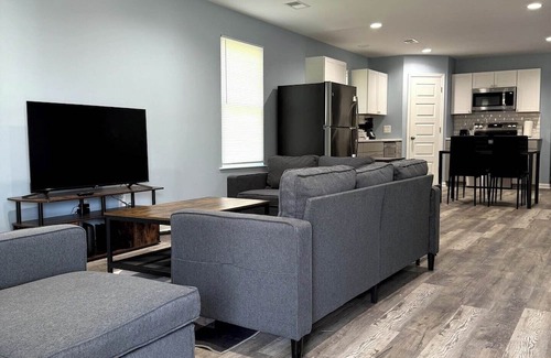 Birmingham House | Majesty 3-bedroom house in vibrant Birmingham w/WiFi & 9 mins from downtown