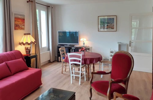 Caen City Centre Apartment | Apartment close to train station, port, restaurants and town center