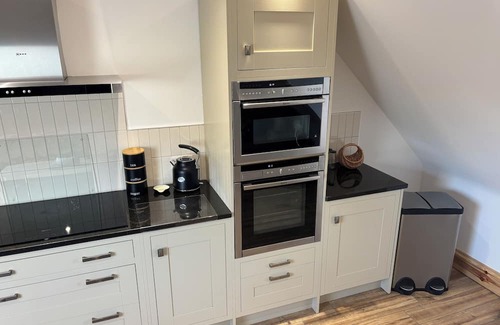 Horncastle Apartment | Upper Pentlands - One bedroom luxury apartment with gym (pet-friendly)