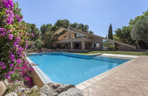Sagunto Villa | House with iconic design