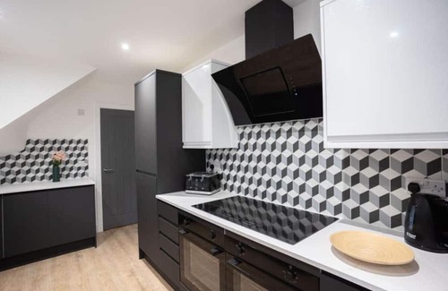 Chichester Apartment | Oving | 6 Bedroom | 6 En-suite