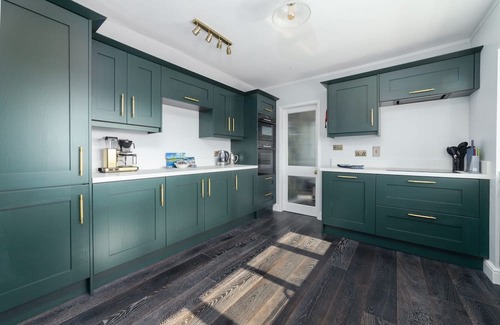 Port Erin Cottage | Craig Y Nos - a holiday cottage that sleeps 6 guests in 3 bedrooms