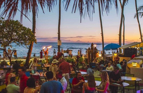 Waikiki Apartment | Romantic View walk to beach*shopping* Friday fun