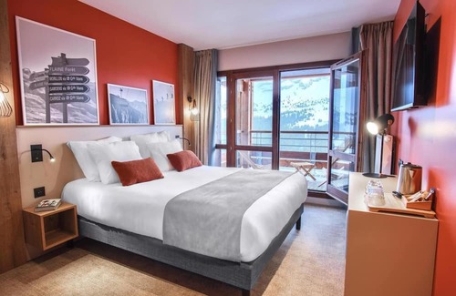 Flaine Hotel | Wifi, 10m from ski slopes, view mountain, swimming pool, sauna, hammam, tv, ski locker, 18-24m²