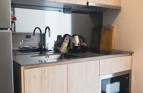 Khlong Toei Apartment | 1BR-BTS Ekkamai 100m Luxury Sky Infinity Pool&Gym