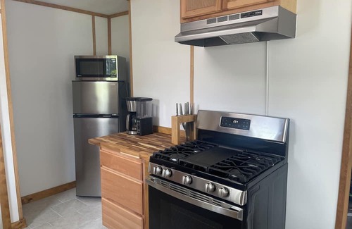 Baldwinsville House | Charming 3-bedroom house in wonderful Baldwinsville with WiFi