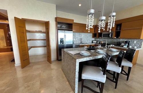 South Shore Hotel Area Resort | Garza Blanca Resort Panoramic 2 Bedroom Suite in charming Puerto Vallarta