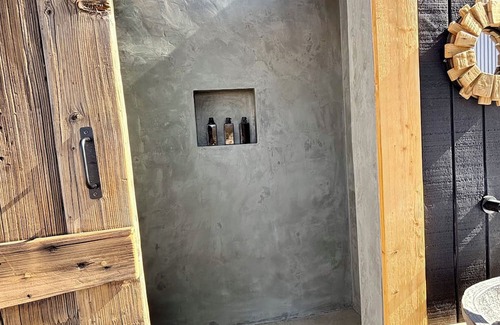 Joshua Tree Cabin | Charming cabin with AC and WiFi in enchanting Joshua Tree