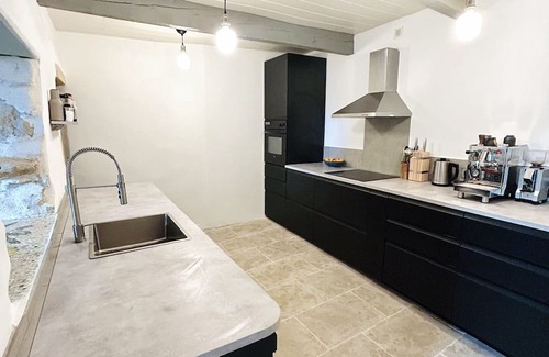 Mane House | House overlooking the Luberon