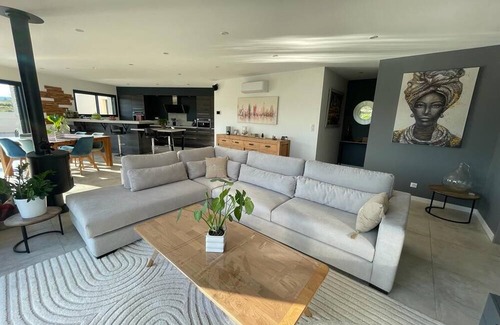 Saint-Julien-de-Peyrolas Villa | Magnificent contemporary villa at the gateway to Ardèche and Provence