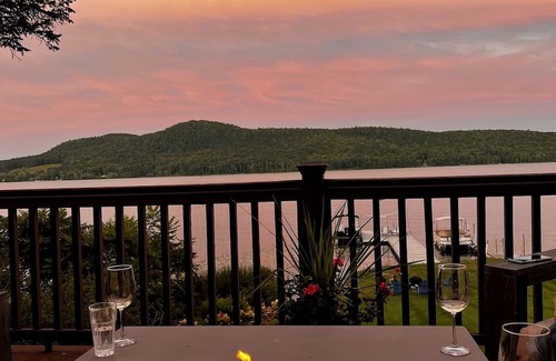 Cooperstown - Otsego Lake Cabin | 4-bedroom Lakefront Cabin in Cooperstown with AC, walk to Glimmerglass Opera