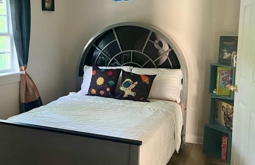 Atlanta House | Perfectly located cute clean family friendly 4-bdrm house in upper westside ATL.