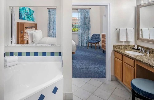 Paradise Island Resort | Harborside Resort 2bdrm villa on Paradise Island w incredible amenities! Aug 3-7