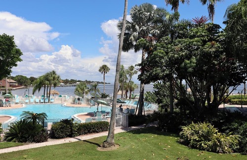 Pinellas Point House | Cabanas by the Beach for Your Private Getaway - Ideal Group Getaway