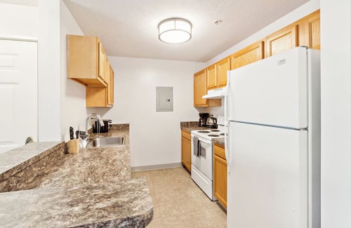 Wadsworth Apartment | Stratford Crossings 208 I 2 bed 2 Bath