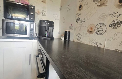 Center Bed & Breakfast | Shared room in evry city center. Near train station and university