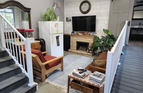 Agency Village House | Spacious 5-bedroom country house in marvelous Summit with WiFi, AC