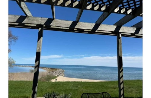 Harrisville House | Harbor House Lake Front Home