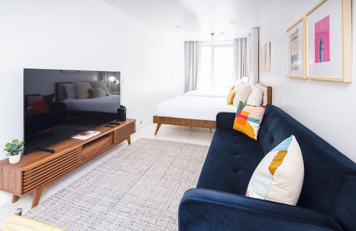 Midtown East Apartment | Cozy and Chic Studio Loft in Midtown NYC! #302